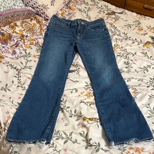 American Eagle High Rise Skinny Kick Jeans. size 10 frayed hem